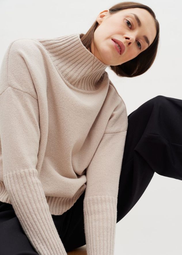 NAISTEN PAIDAT JA YLÄOSAT