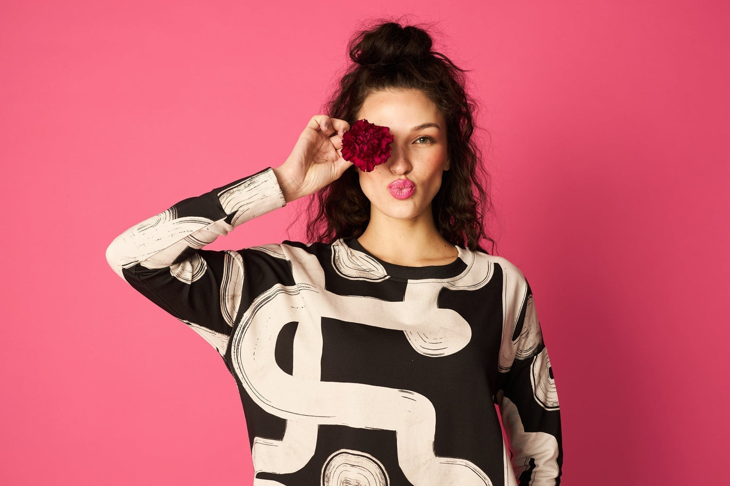 Papu palasi rytinällä