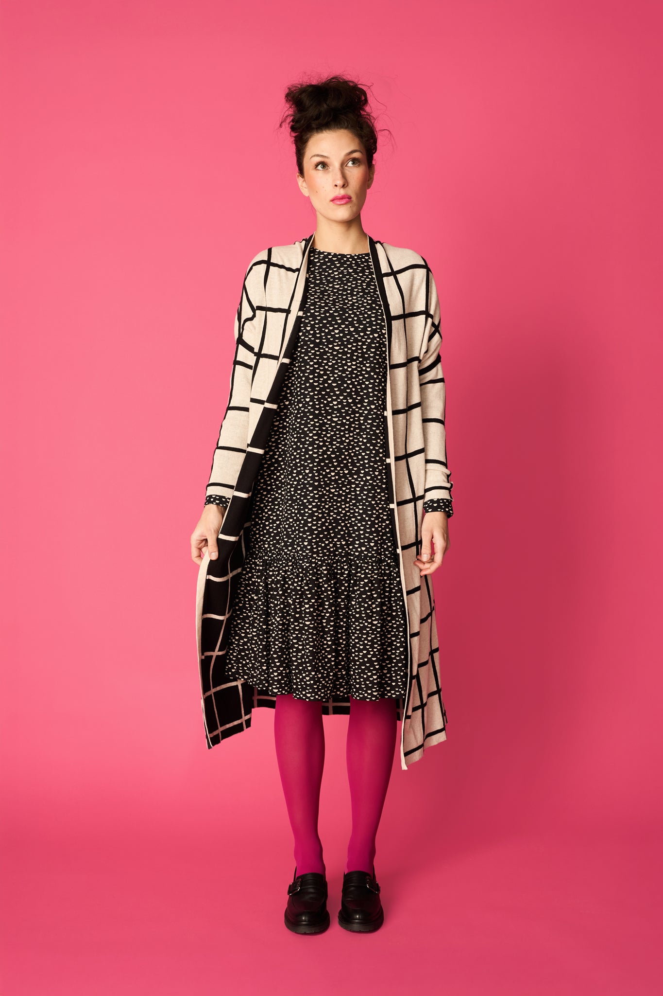 ENNAKKOMYYNTI: LONG-neuletakki, Giant Grid, käännettävä