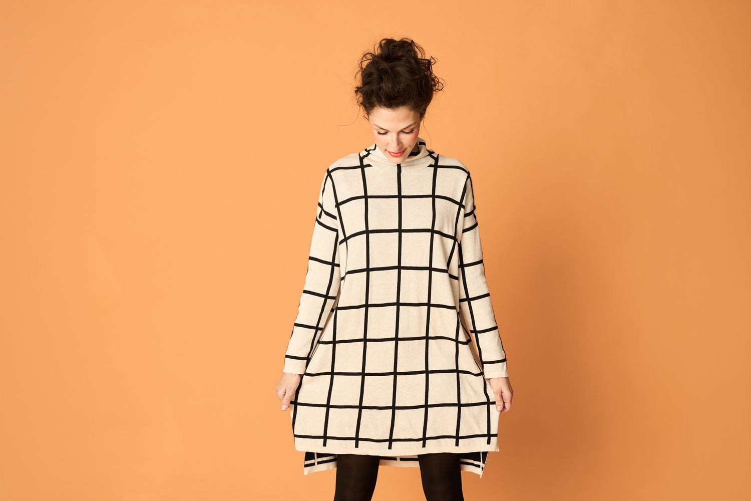 ENNAKKOMYYNTI: KNIT COSY -mekko, Giant Grid