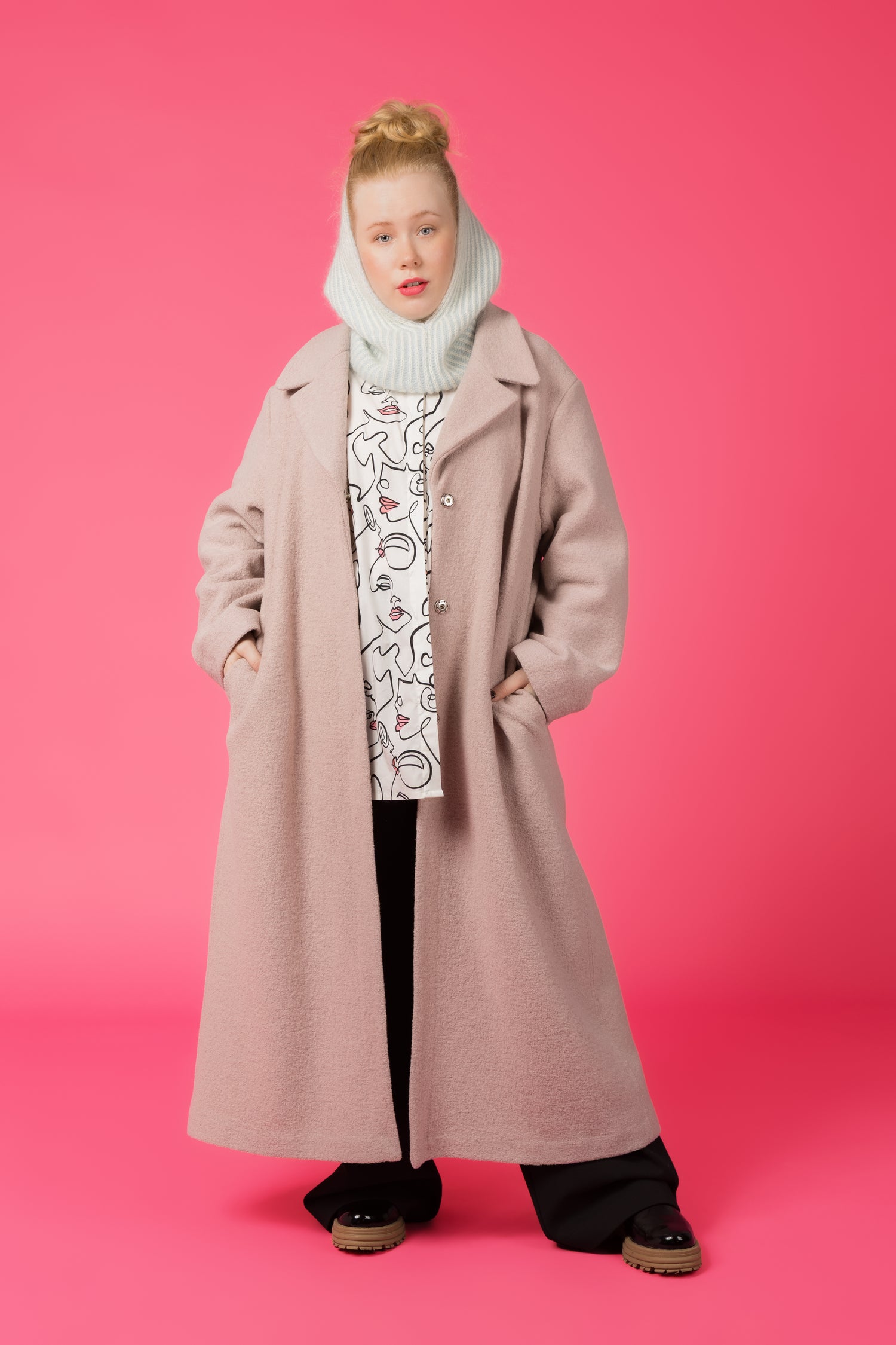 ENNAKKOMYYNTI: COZY-villakangastakki, Misty pink